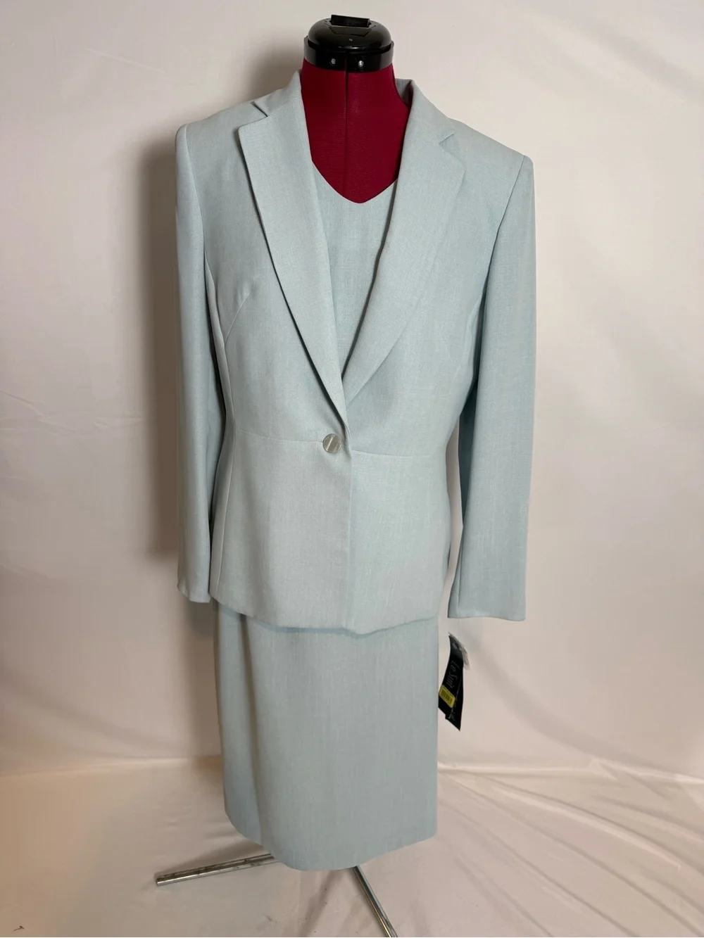 NWT Le Suit Skirt Suit Women's Size 10 Light Blue 3-Piece Set Blazer/Shell/Skirt